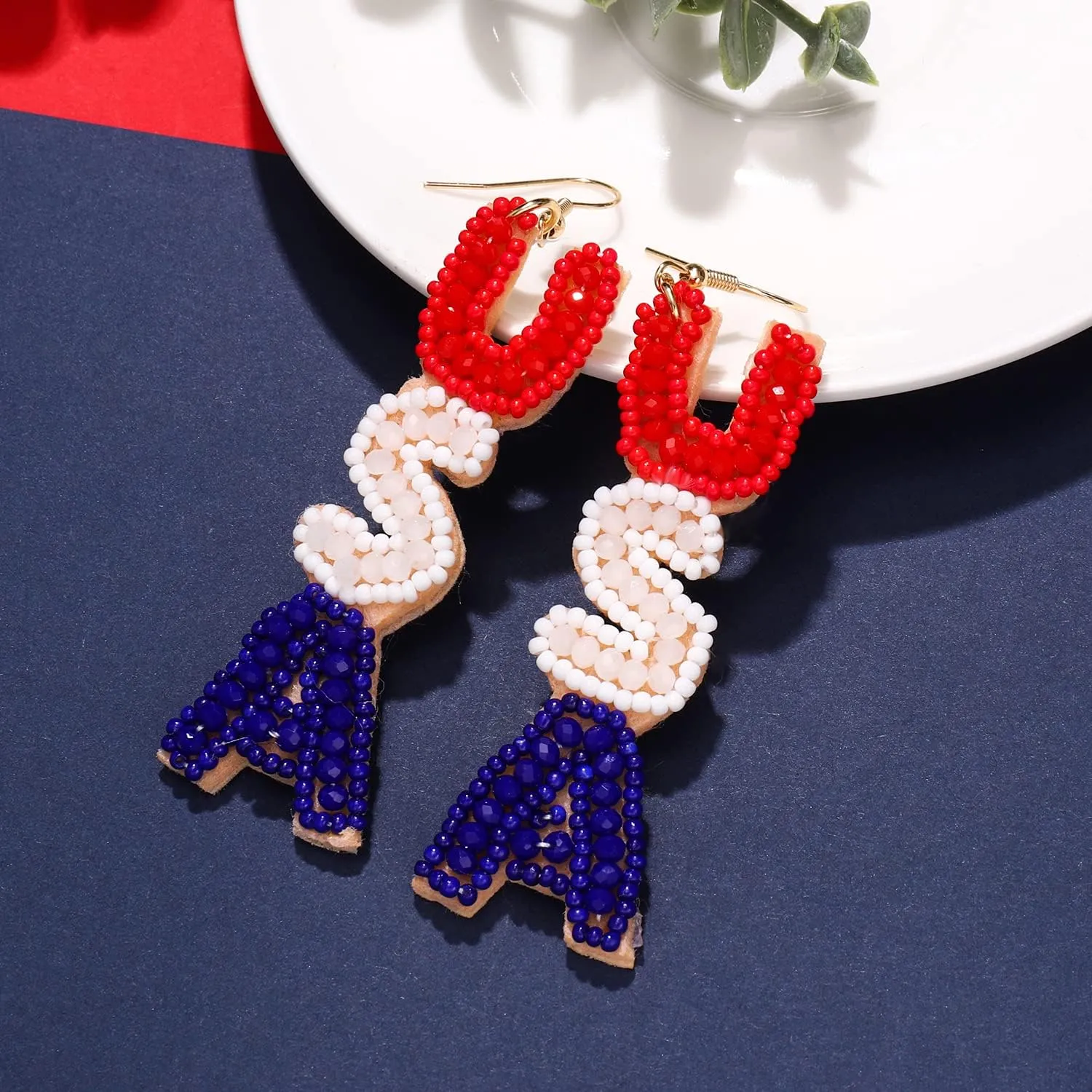 American Flag Earrings for Women Handmade Beaded 4th of July Earrings Patriotic Red White Blue USA Flag Lips Drop Dangle Earrings Independence Day Memorial Day Jewelry Gifts