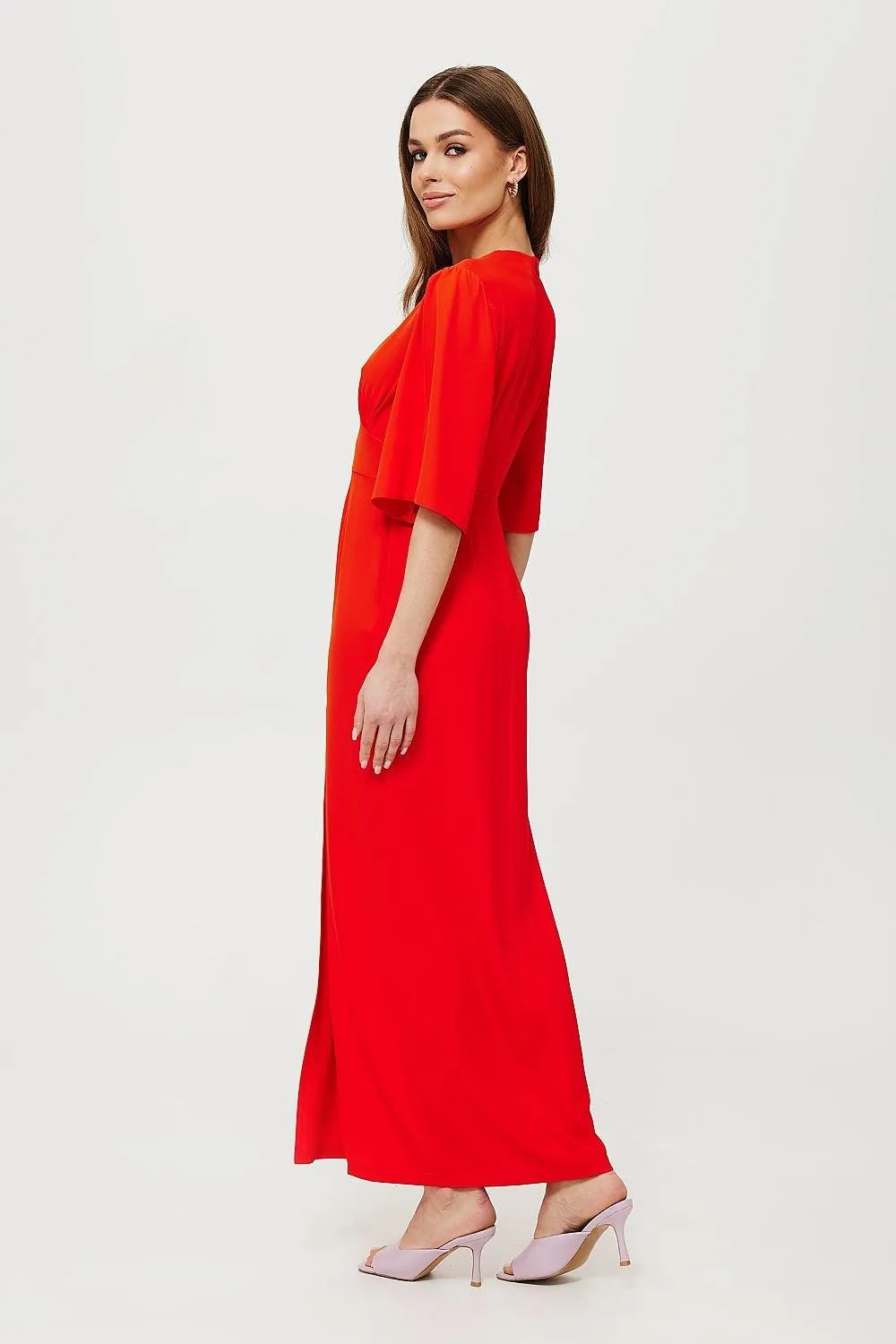 Charming V-Neck Maxi Dress with Elegant Waist Detail