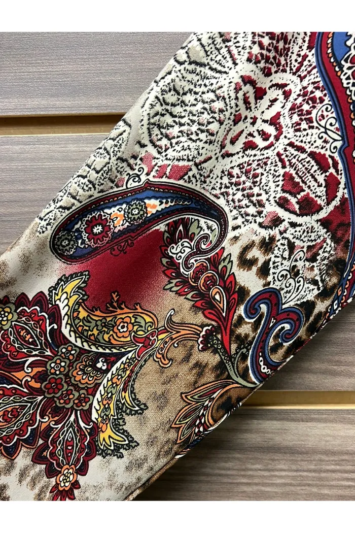 Flowy round neck paisley tunic
